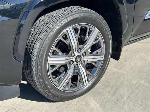 Used 2024 Toyota Sequoia Capstone image 9