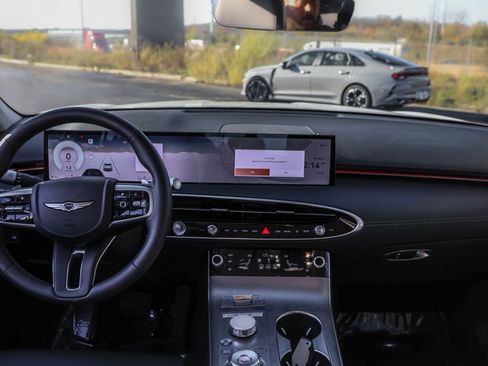 Used 2026 Genesis GV70 2.5T Select image 34