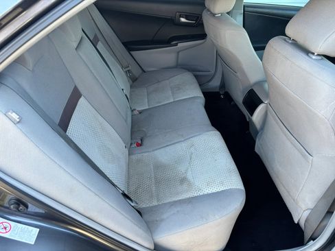 Used 2012 Toyota Camry LE FWD image 12