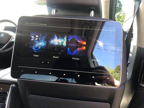 Used 2023 BMW X7 xDrive40i w/ Premium Package AWD/4WD image 52