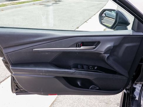 Used 2025 Toyota Camry SE FWD image 14