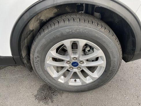 Used 2021 Ford Escape SE image 32