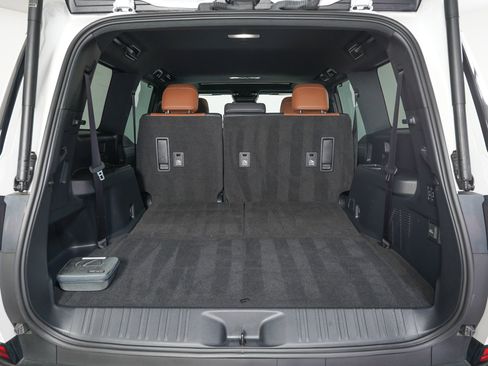 Used 2024 Lexus GX 550 w/ Cold Area Package image 13