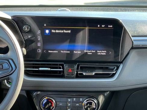Used 2025 Chevrolet TrailBlazer LT FWD image 18