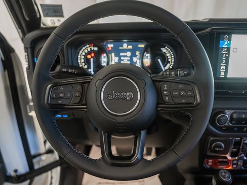 New 2025 Jeep Wrangler Unlimited Rubicon 4xe image 30