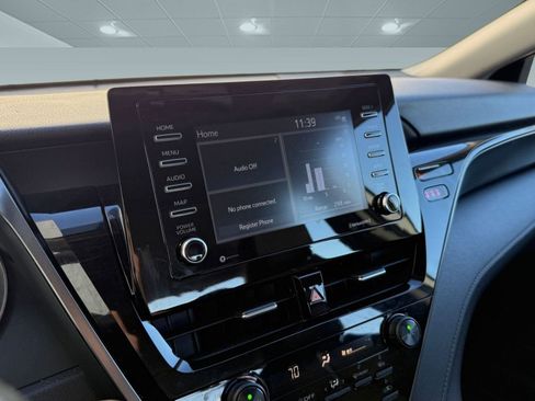 Used 2021 Toyota Camry SE w/ Cold Weather Package image 26