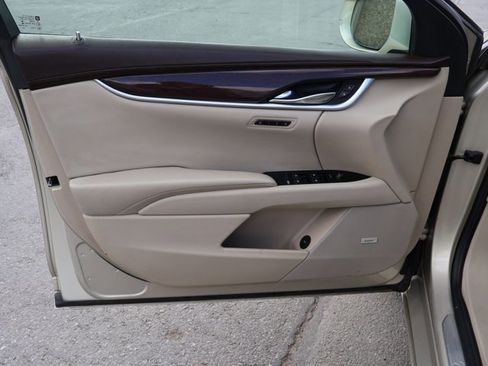 Used 2014 Cadillac XTS Premium image 10