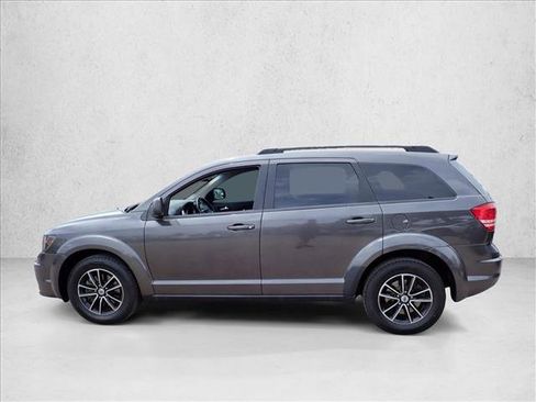 Used 2018 Dodge Journey SE w/ Popular Equipment Group FWD image 2