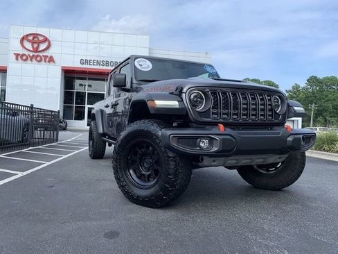 Used 2024 Jeep Gladiator Mojave w/ Safety Group AWD/4WD image 2