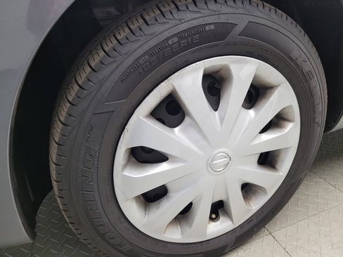 Used 2018 Nissan Versa SV FWD image 31