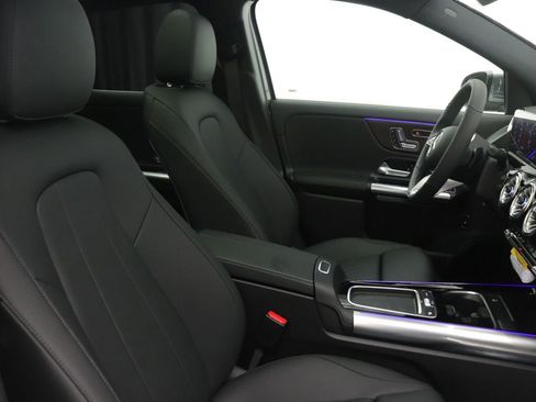 New 2026 Mercedes-Benz GLA 250 4MATIC image 9