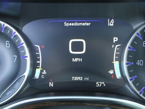 Used 2023 Chrysler Pacifica Limited FWD image 20