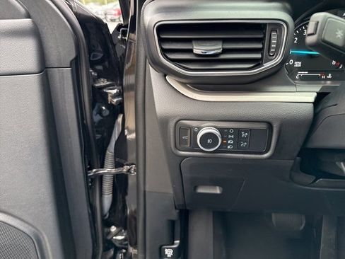 Used 2023 Ford Explorer XLT w/ Equipment Group 202A image 16