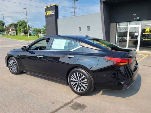 Used 2023 Nissan Altima 2.5 SV image 9