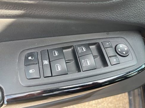 Used 2023 Jeep Cherokee Altitude Lux image 12