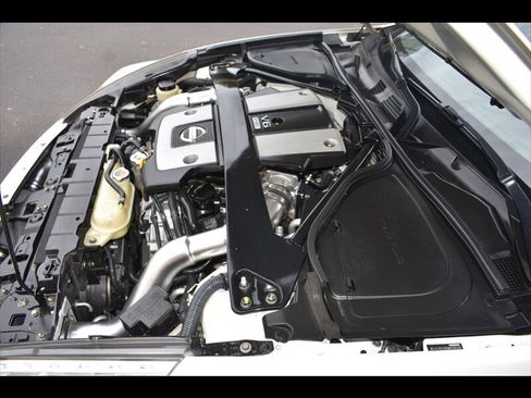 Used 2016 Nissan 370Z Coupe image 37