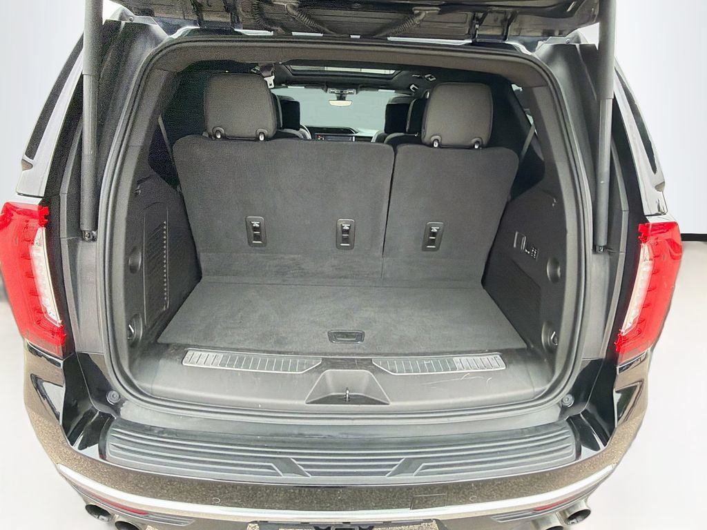 Used 2021 GMC Yukon Denali w/ Denali Premium Package AWD/4WD image 31