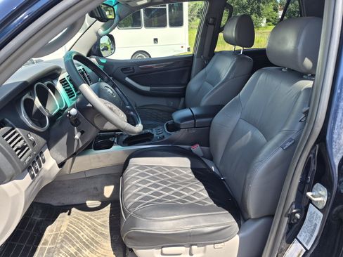 Used 2004 Toyota 4Runner Limited AWD/4WD image 9