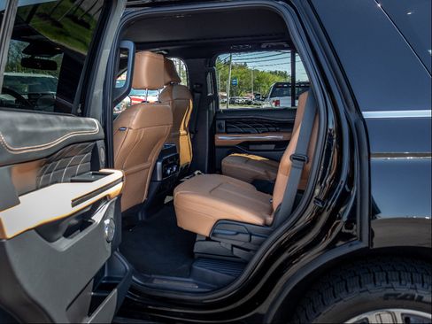 Certified 2024 Ford Expedition Platinum AWD/4WD image 11