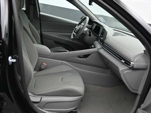 New 2026 Hyundai Elantra Sport FWD image 11
