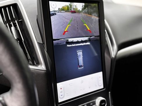 Used 2024 Ford Edge Titanium image 14