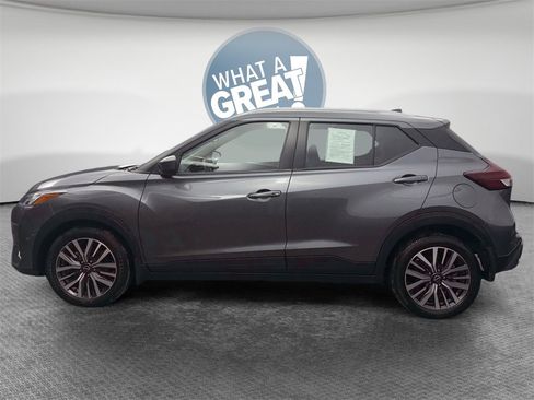 Used 2024 Nissan Kicks SV image 7