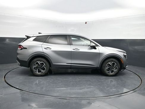 Used 2024 Kia Sportage LX image 11
