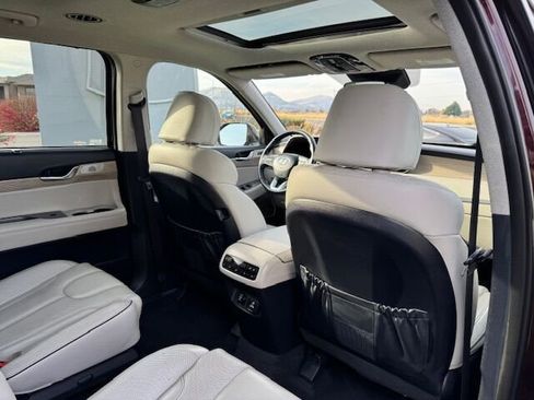 Used 2022 Hyundai Palisade Limited image 35