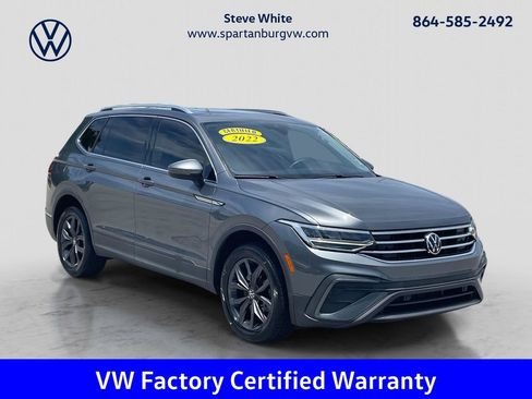 Used 2022 Volkswagen Tiguan SE FWD image 1