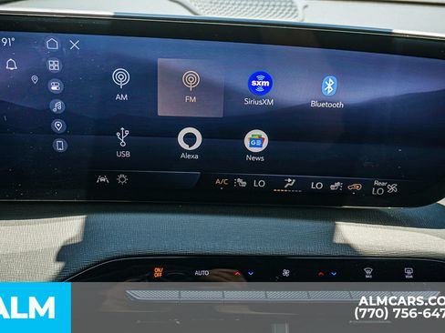 Used 2025 Buick Enclave Preferred AWD/4WD image 43