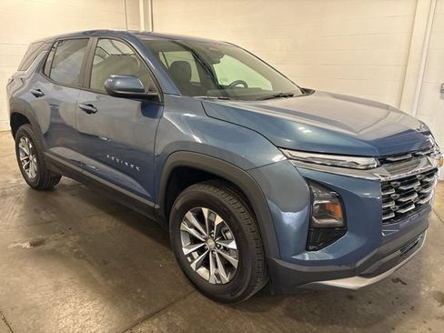 Used 2026 Chevrolet Equinox LT w/ Convenience Package II AWD/4WD image 3