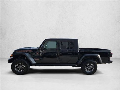 Used 2026 Jeep Gladiator Mojave AWD/4WD image 9