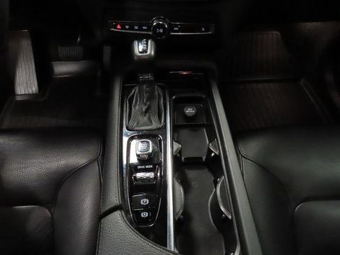Used 2020 Volvo XC90 T5 Momentum FWD image 51