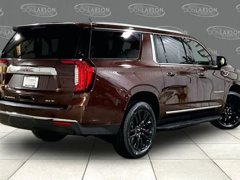 Used 2023 GMC Yukon XL SLT w/ SLT Luxury Package AWD/4WD image 7