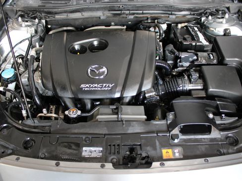 Used 2015 MAZDA MAZDA3 s Grand Touring FWD image 38