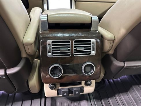 Used 2020 Land Rover Range Rover HSE image 17