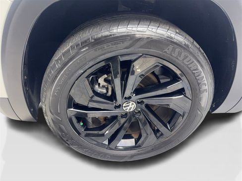 Used 2023 Volkswagen Atlas SE w/ Panoramic Sunroof Package image 85