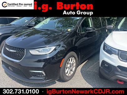 Used 2024 Chrysler Pacifica Touring-L