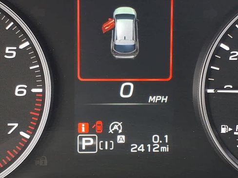 Used 2025 Subaru Crosstrek 2.0i Premium w/ Convenience Package #2 image 33