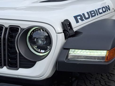Used 2025 Jeep Wrangler Unlimited Rubicon 4xe w/ Safety Group AWD/4WD image 9