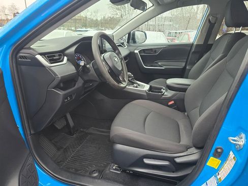 Certified 2021 Toyota RAV4 LE AWD/4WD image 15