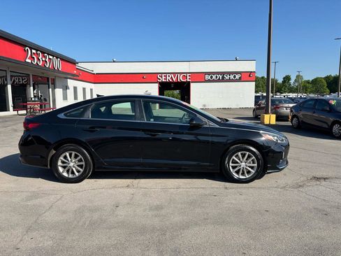 Used 2019 Hyundai Sonata SE FWD image 2