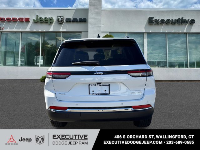 Used 2022 Jeep Grand Cherokee Limited AWD/4WD image 3