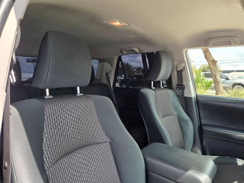 Used 2022 Toyota 4Runner TRD Off-Road image 31