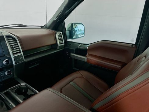 Used 2019 Ford F150 Platinum w/ Equipment Group 701A Luxury AWD/4WD image 25