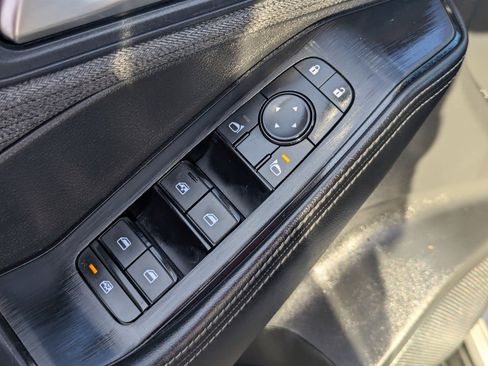 Certified 2023 Nissan Rogue SV image 19