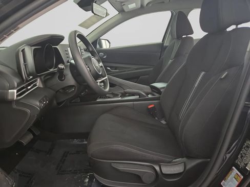 Used 2023 Hyundai Elantra SEL FWD image 16