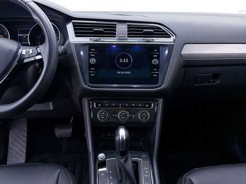 Used 2020 Volkswagen Tiguan SE w/ Panoramic Sunroof Package AWD/4WD image 6
