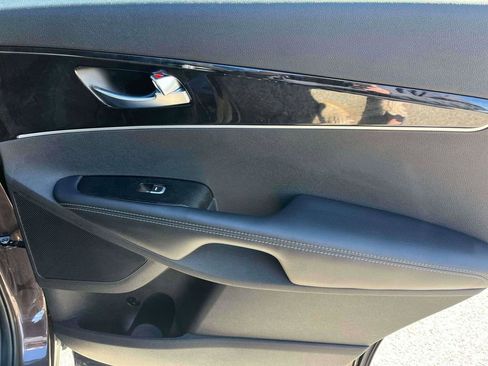 Used 2016 Kia Sorento EX image 8