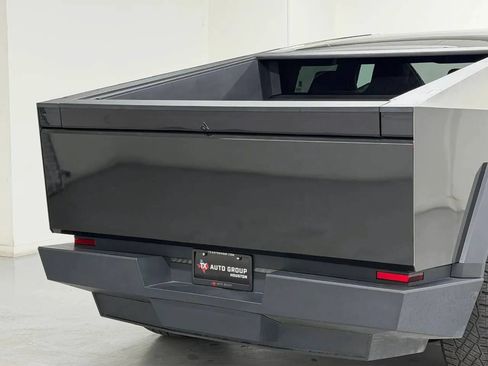 Used 2025 Tesla Cybertruck 2WD Crew Cab image 35
